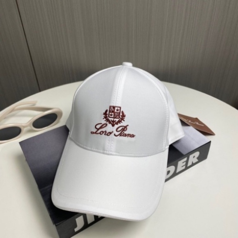 Loro Piana white baseball cap